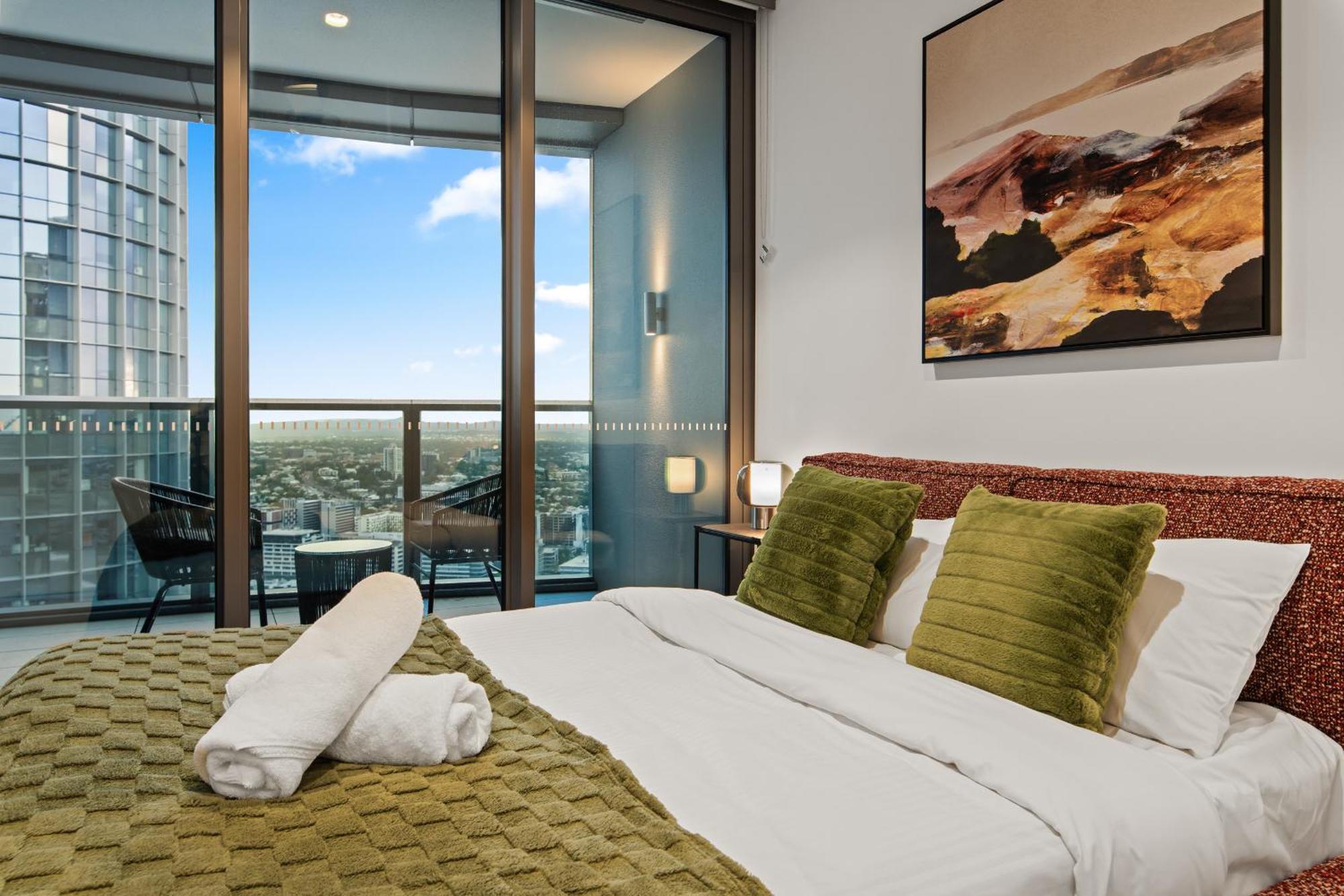 Sky Living & River Views In Queens Wharf Residences Brisbane