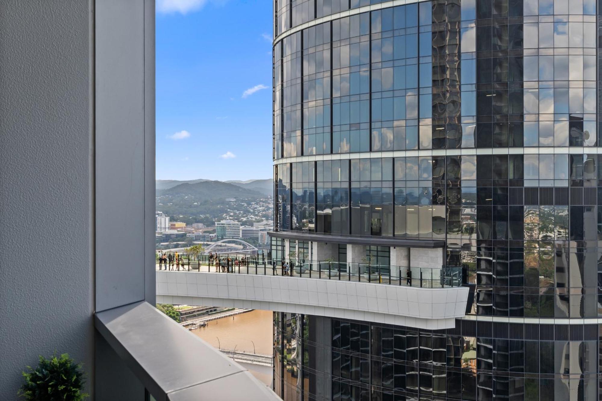 Sky Living & River Views In Queens Wharf Residences Apartment Brisbane