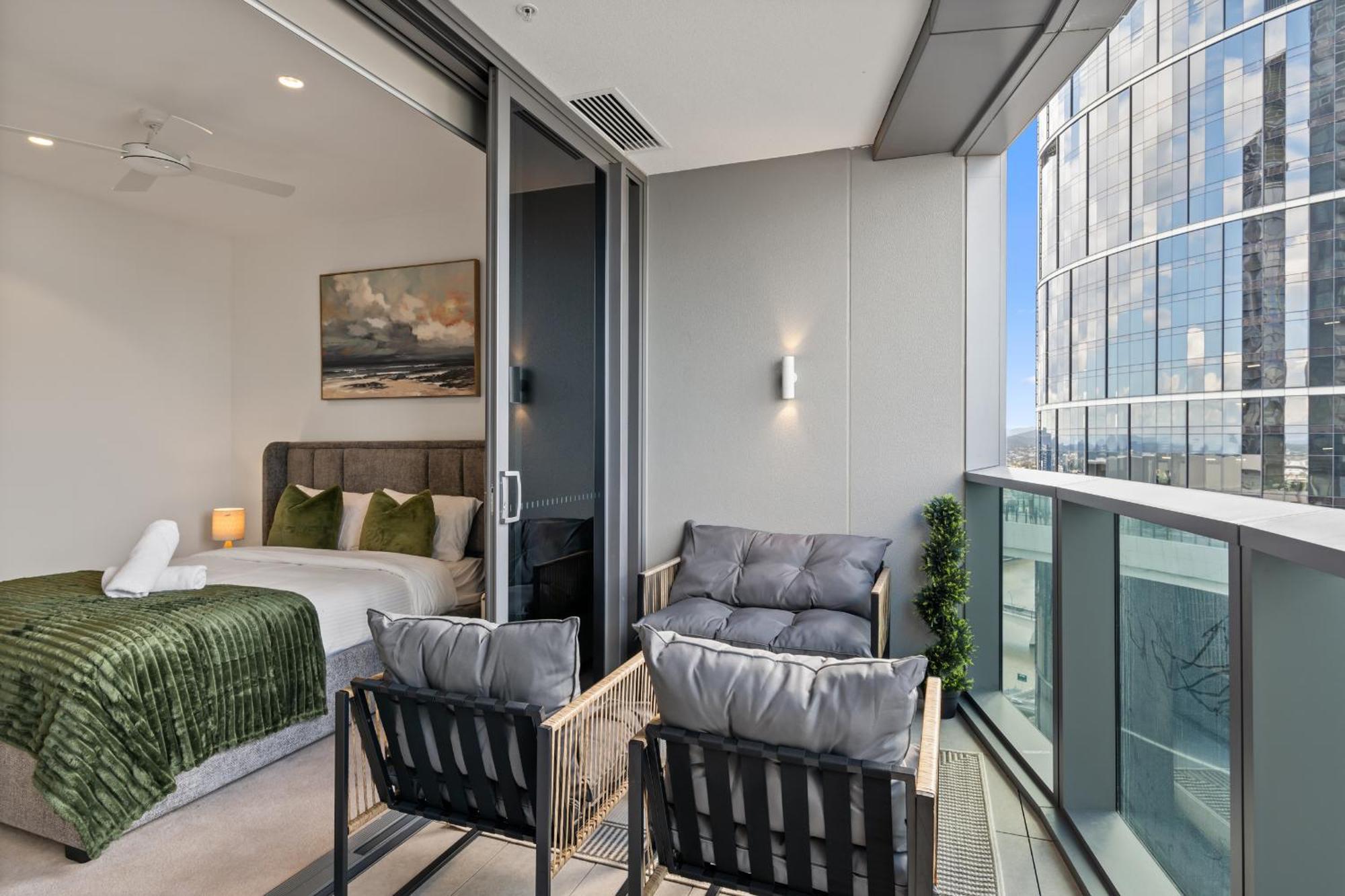 Sky Living & River Views In Queens Wharf Residences Apartment