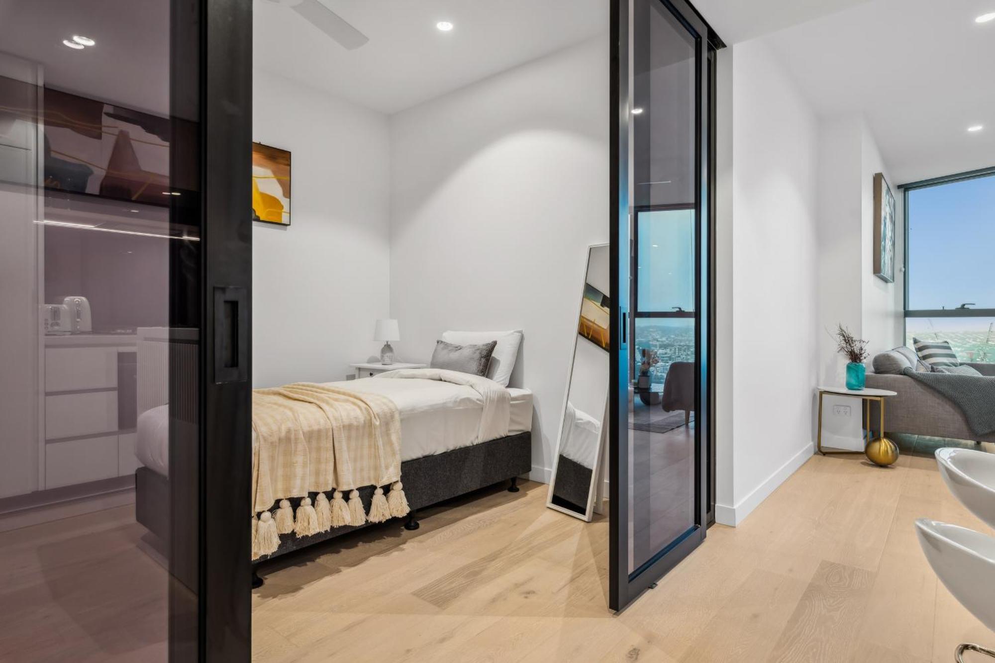 Apartment Sky Living & River Views In Queens Wharf Residences Brisbane